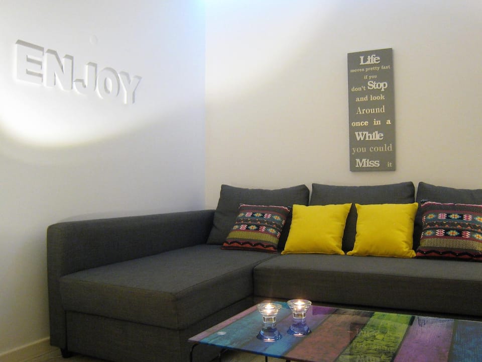 Communal lounge/ TV room