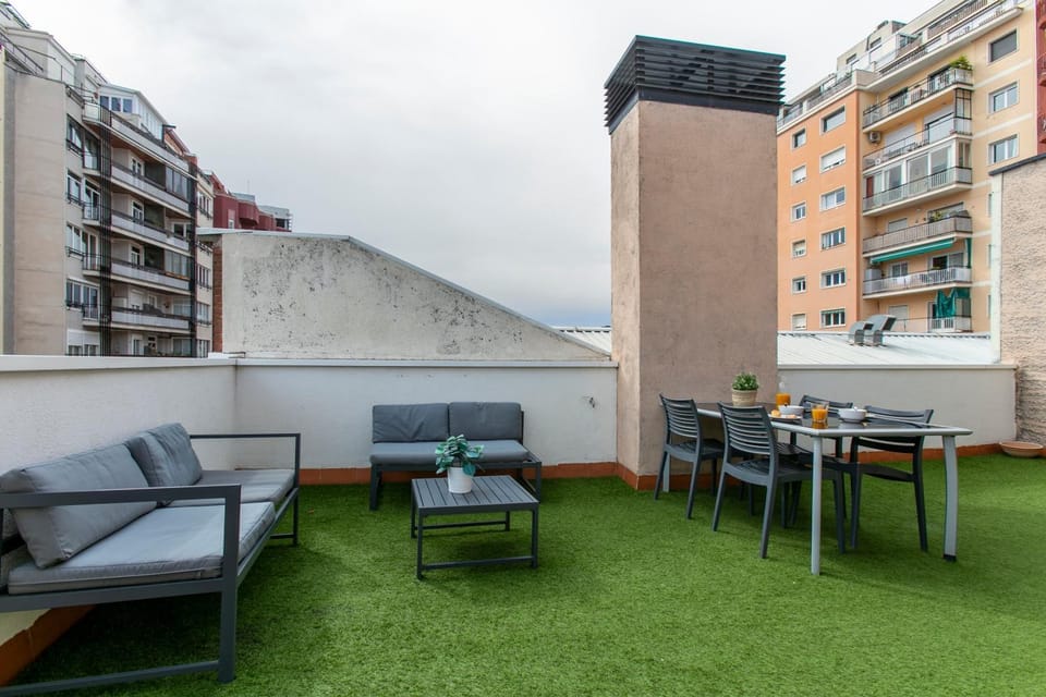 Chic and Modern Apartments in Gracia Apartment in Barcelona