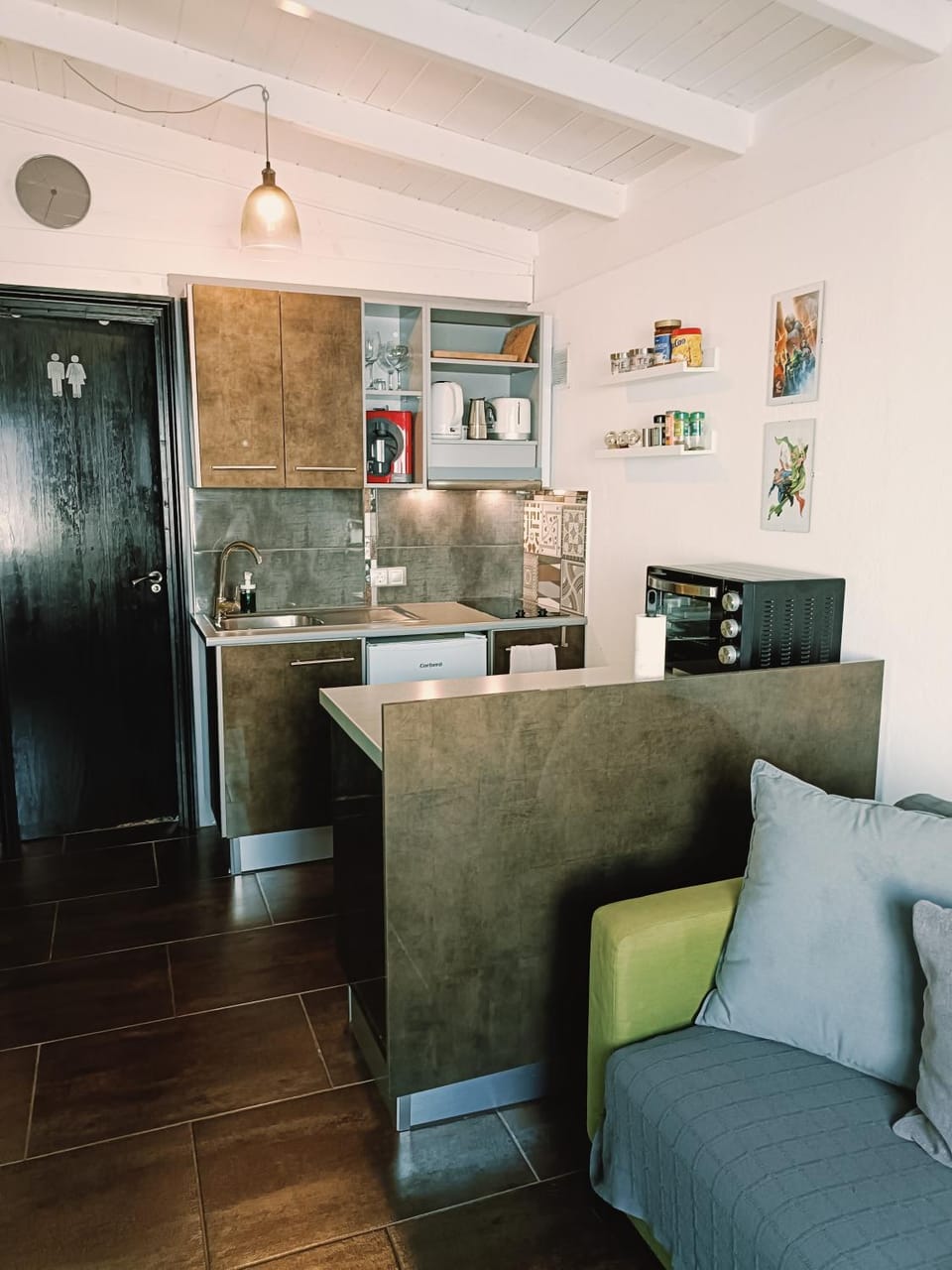 Kitchen or kitchenette, kitchen