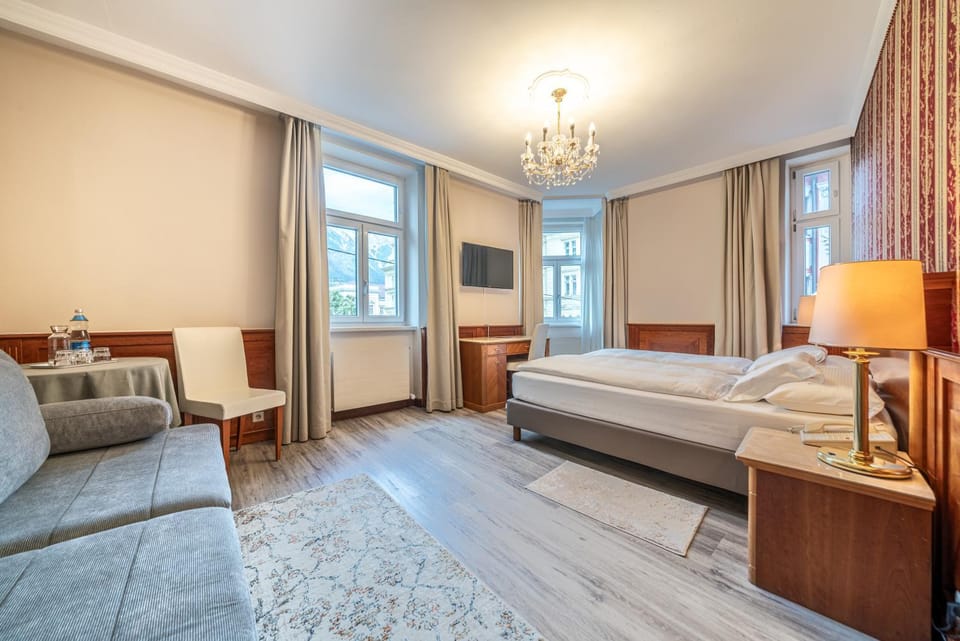 Bed, TV and multimedia, Photo of the whole room, Seating area