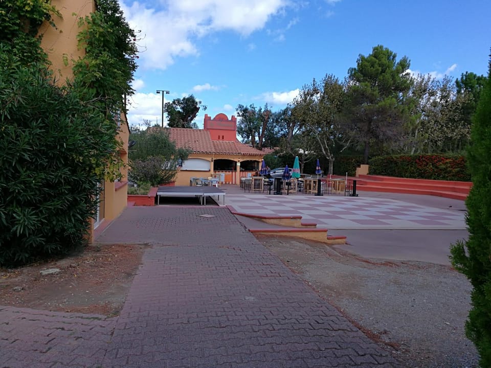 Property building, Area and facilities