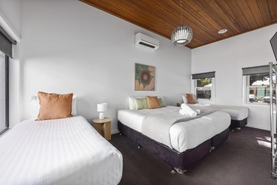 Bendigo Signature Accommodation on Hargreaves House in Bendigo