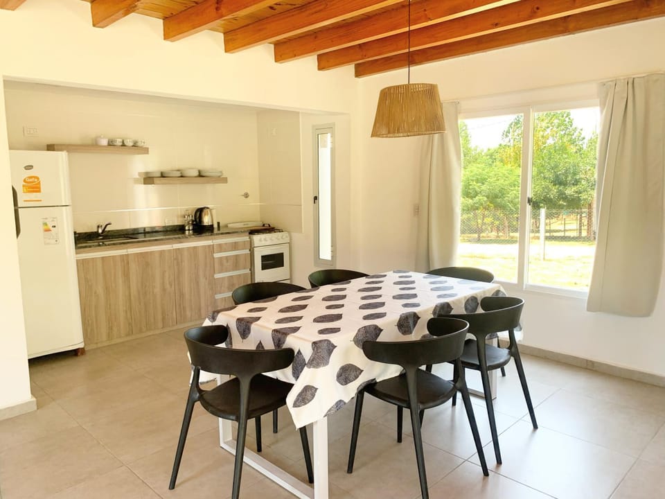 Kitchen or kitchenette, Dining area, pet friendly, stove