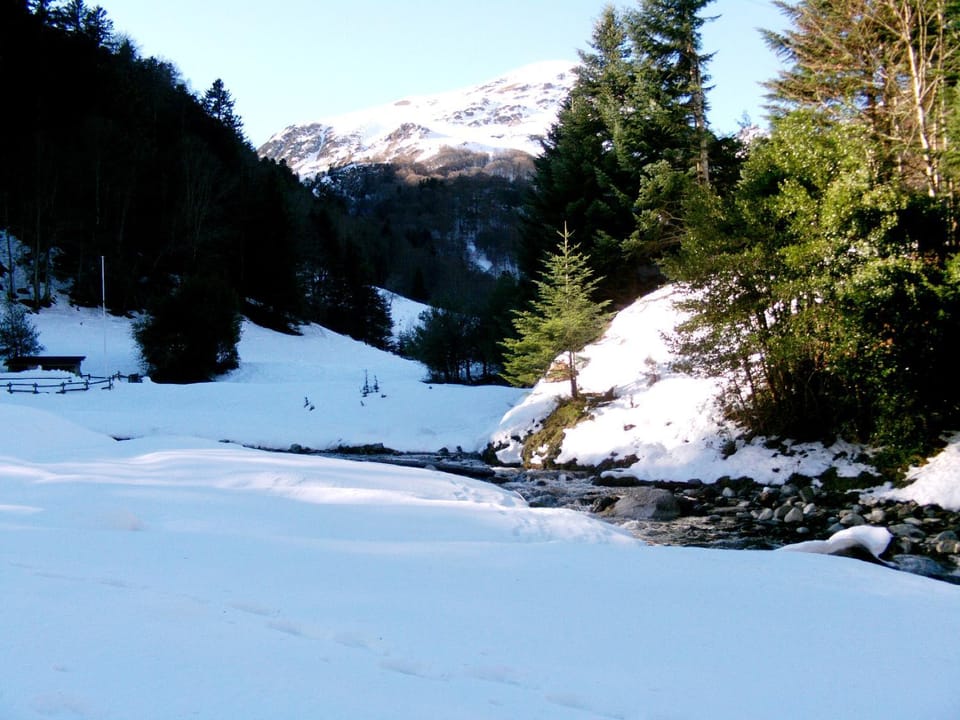 Nearby landmark, Natural landscape, Winter, Mountain view