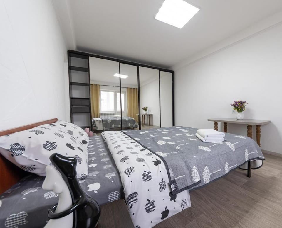 Світла, комфортна квартира біля метро Мінська Apartment in Kiev City - Kyiv
