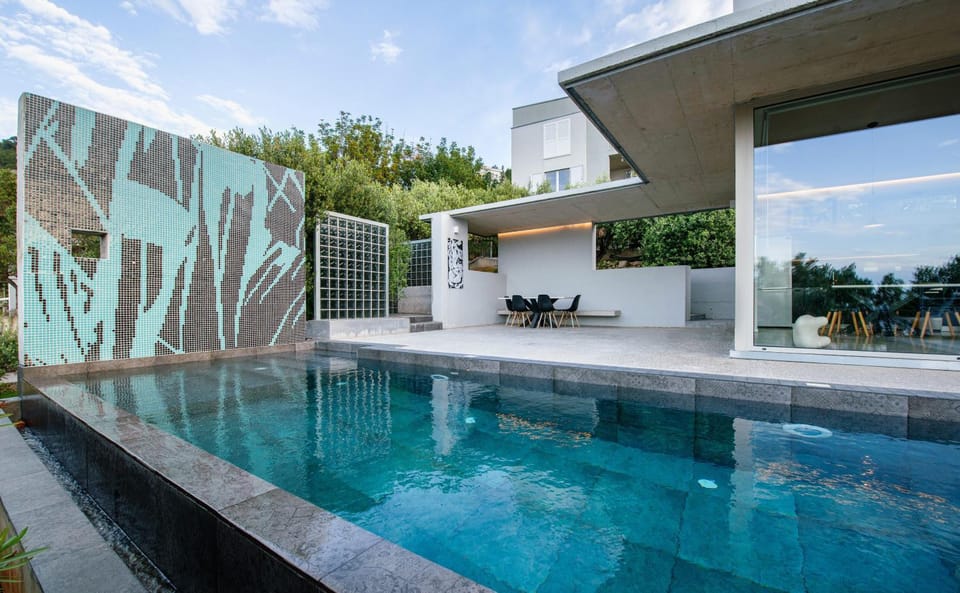 Property building, Swimming pool