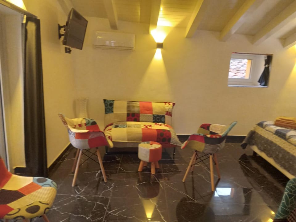 Anteros Luxury Suite House in Montalbano Elicona