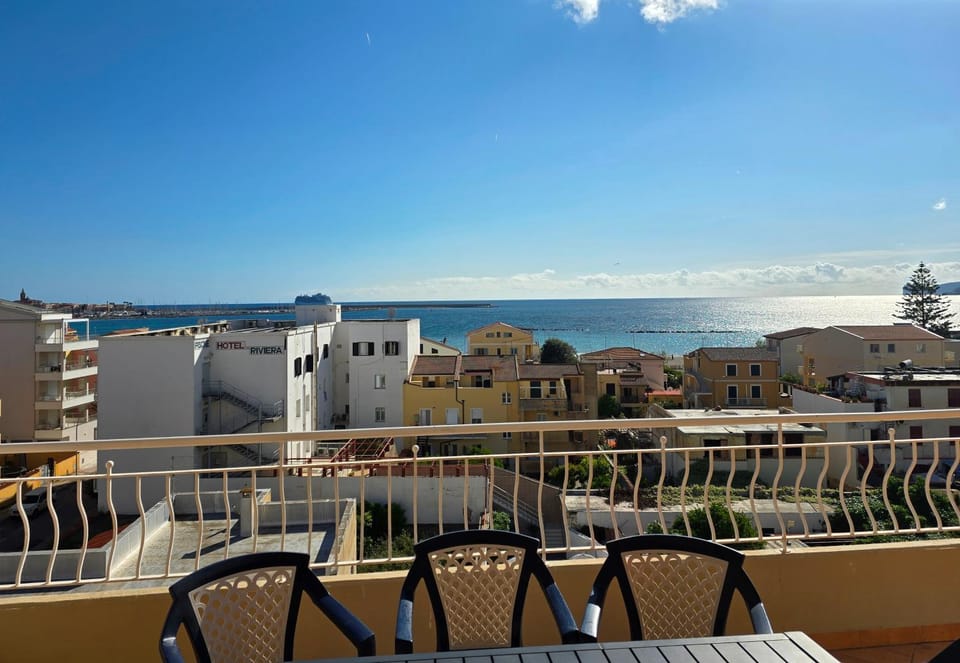 Royal apartment sea view Apartment in Alghero