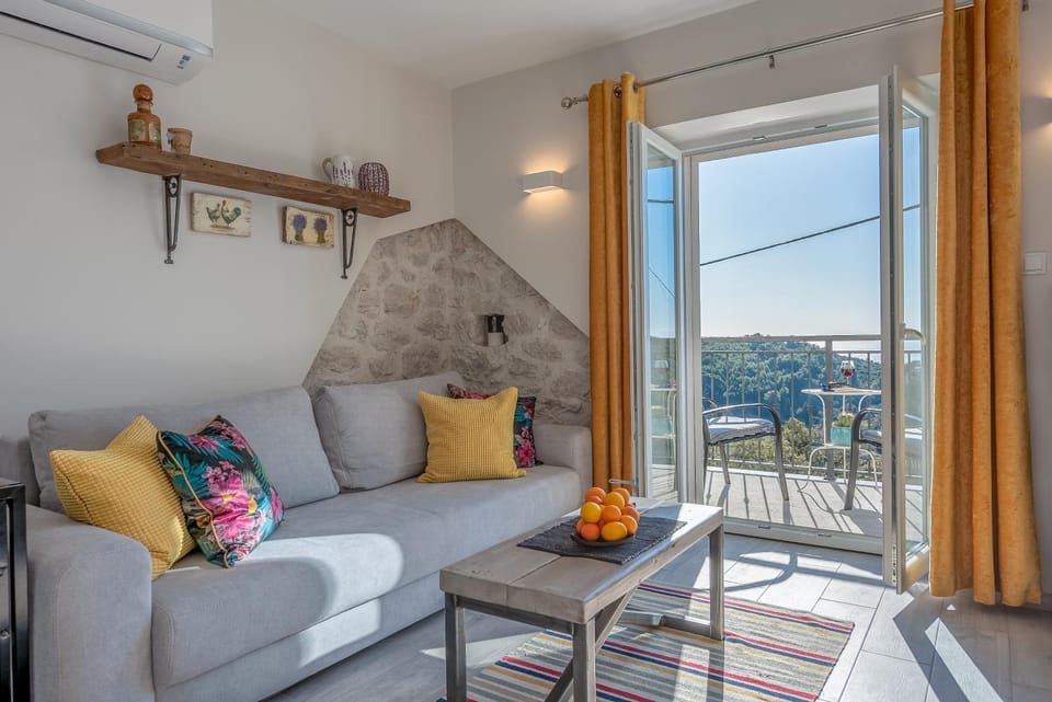 Izabela apartment with swimming pool Apartment in Dubrovnik-Neretva County
