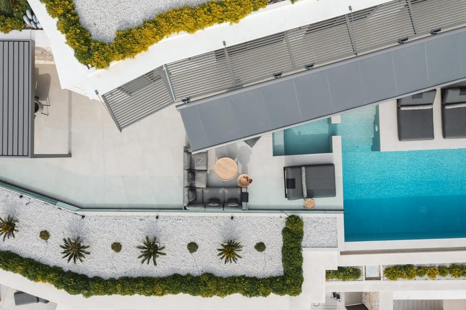 Property building, Swimming pool
