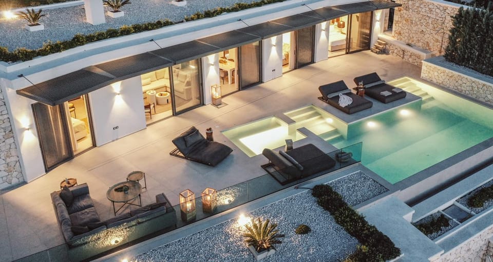 Property building, Swimming pool