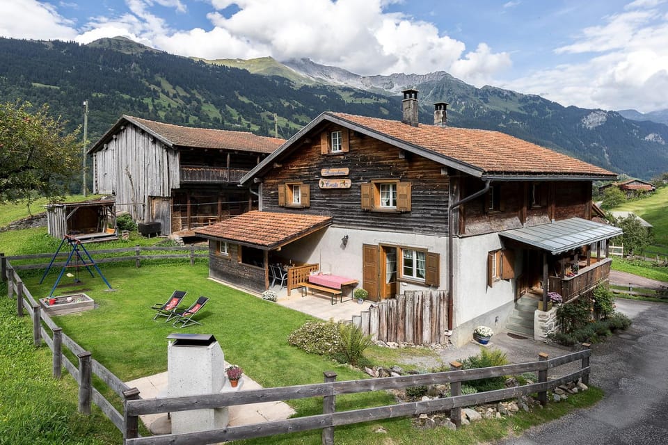 Property building, Balcony/Terrace, Mountain view