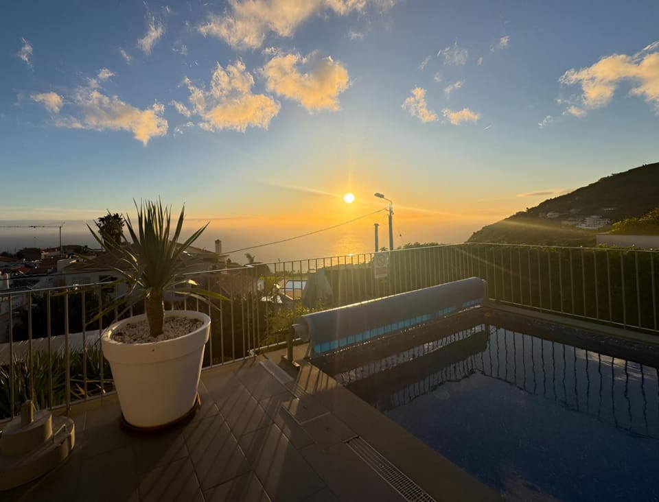 View (from property/room), Balcony/Terrace, Sea view, Sunset