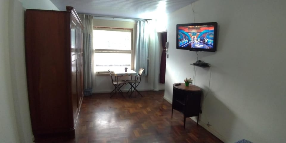Communal lounge/ TV room, TV and multimedia, Living room, Dining area