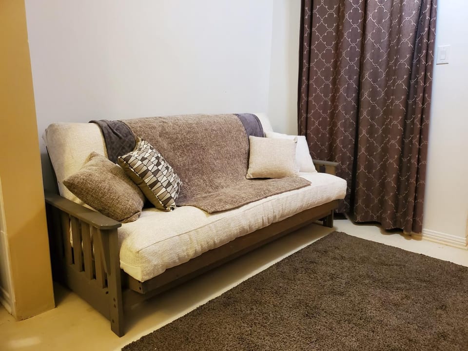 Bed, Living room