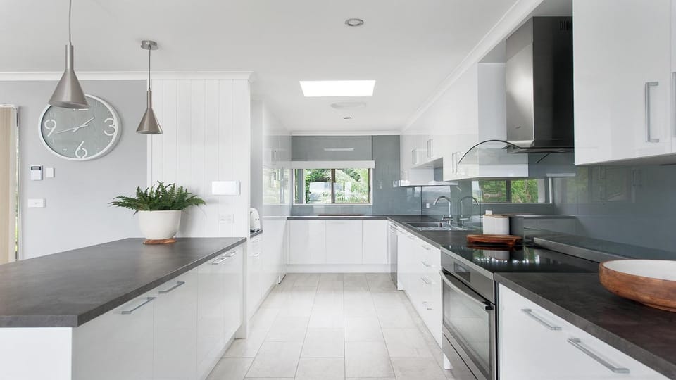 Seaside Sanctuary - Waterfront Luxury Home with Heated Pool House in New South Wales