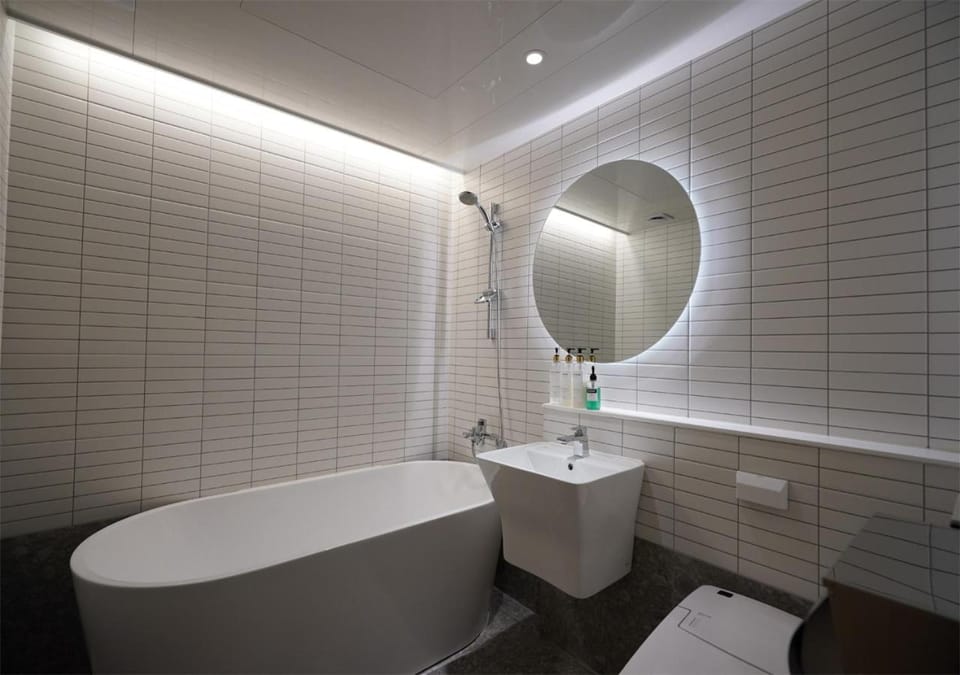 Shower, Toilet, Bathroom, Bath