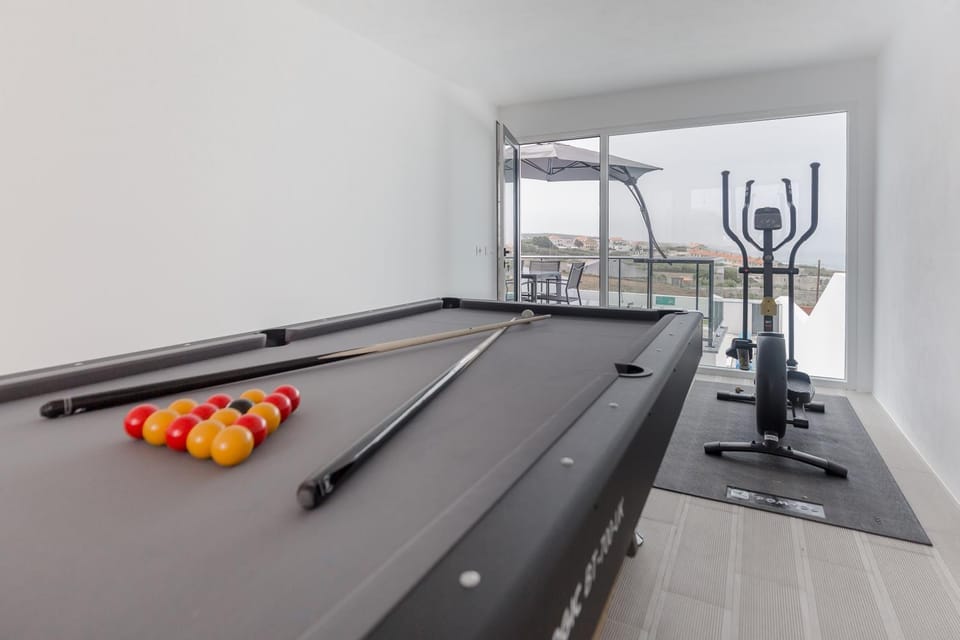 Billiard, Game Room