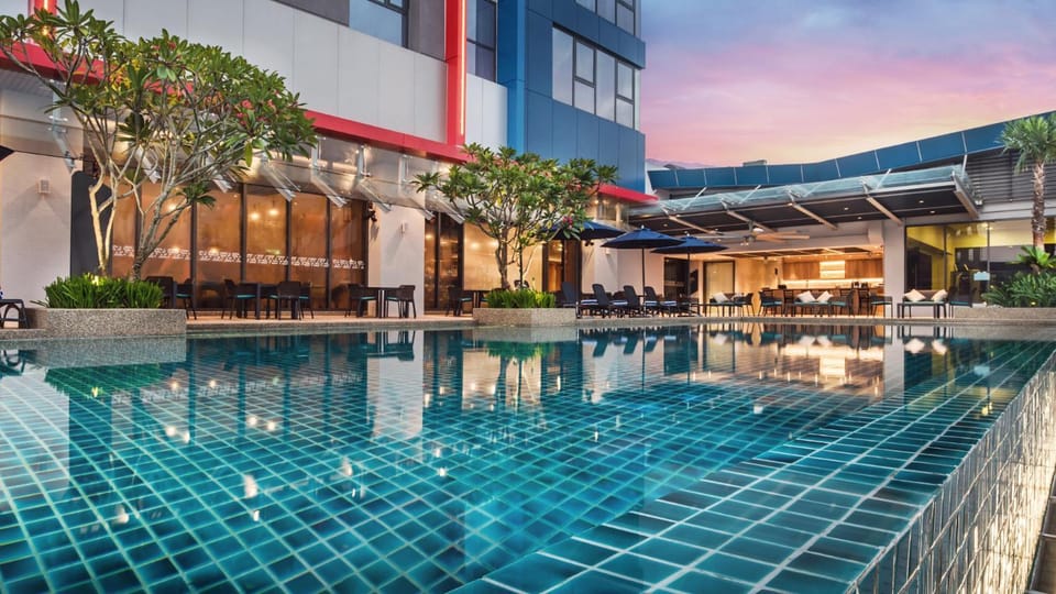 Swimming pool