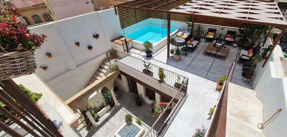 Balcony/Terrace, Pool view, Swimming pool, Inner courtyard view