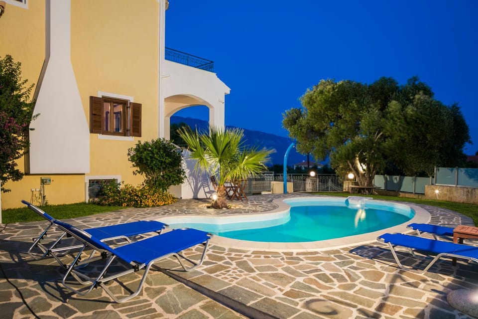Property building, Swimming pool, Swimming pool