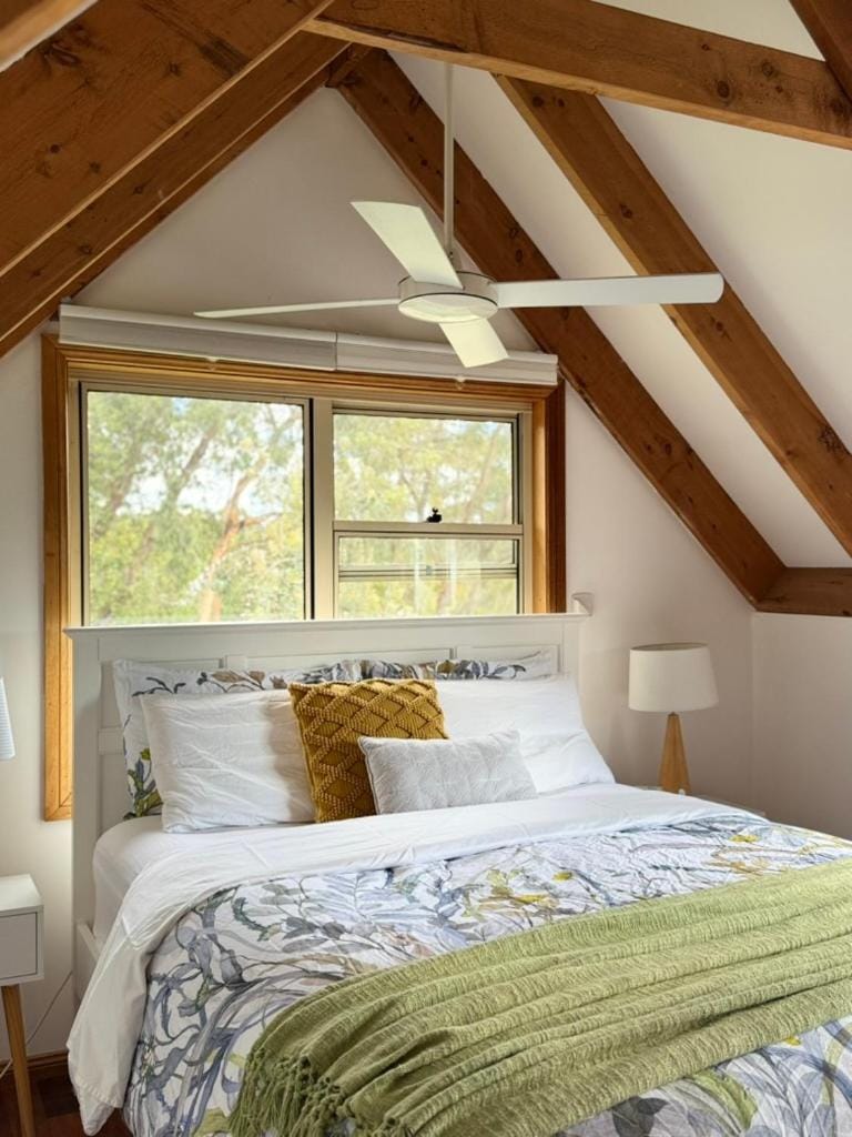 Property building, Bed, Bedroom