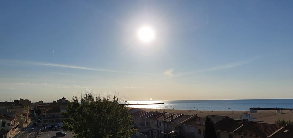 Studio à 50m des plages "Le Bella Vista" Apartment in Occitanie