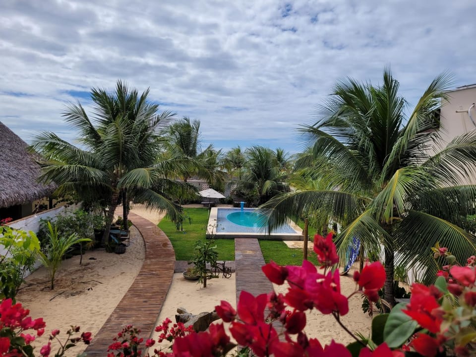 Pool view, Sea view