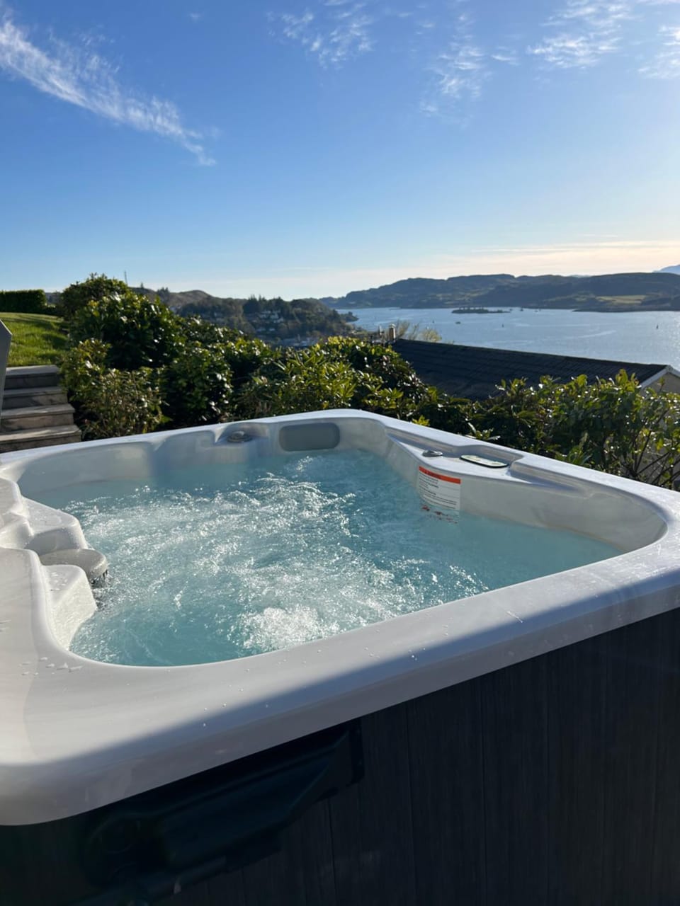 Tigh Beag Pod with Hot Tub Apartment in Oban