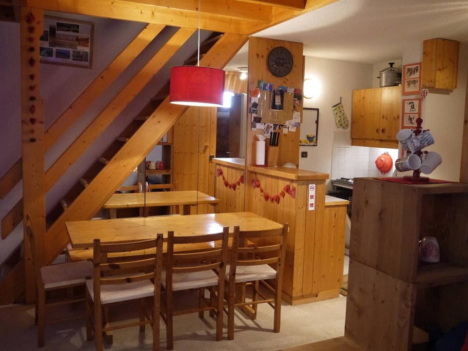 Dupleix 2 chambres, balcon, proche pistes et commerces - FR-1-355-39 Apartment in Les Allues