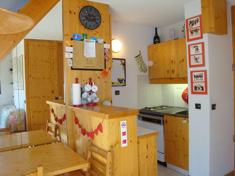 Dupleix 2 chambres, balcon, proche pistes et commerces - FR-1-355-39 Apartment in Les Allues
