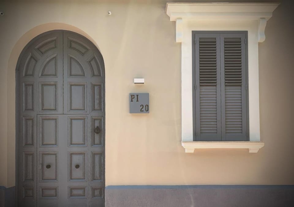 Property building, Facade/entrance