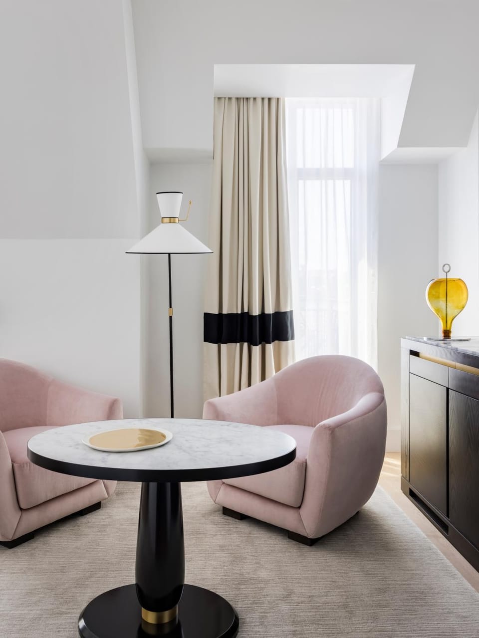 Living room, Photo of the whole room