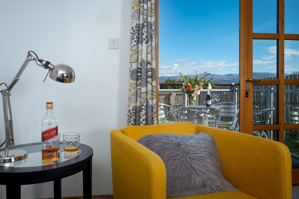 Communal lounge/ TV room, Living room