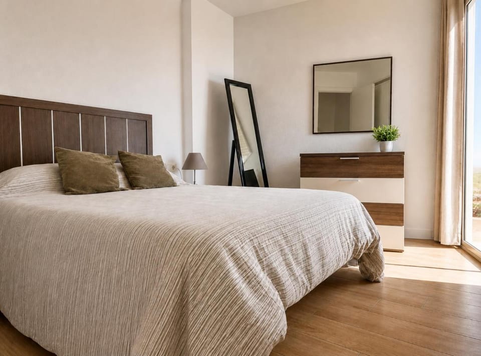 Bed, Photo of the whole room, Bedroom