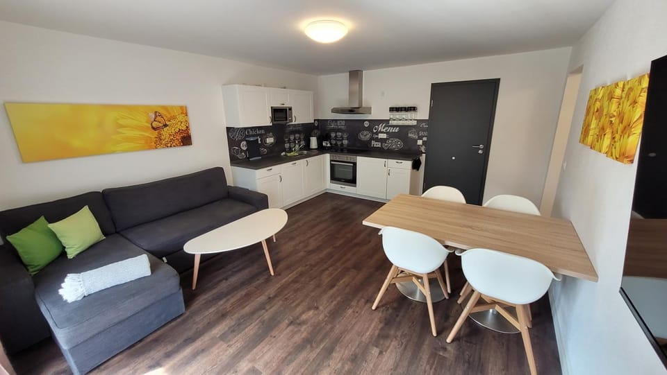 Coffee/tea facilities, kitchen