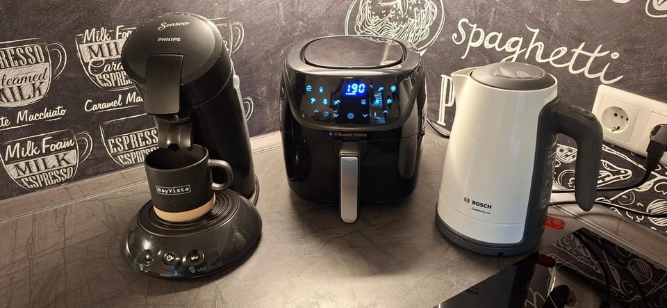 Coffee/tea facilities, kitchen