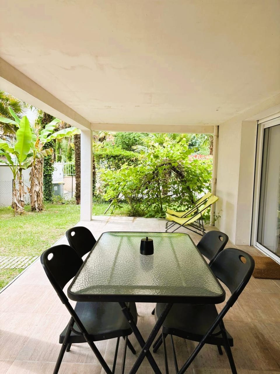 Patio, Dining area, Garden view, sunbed