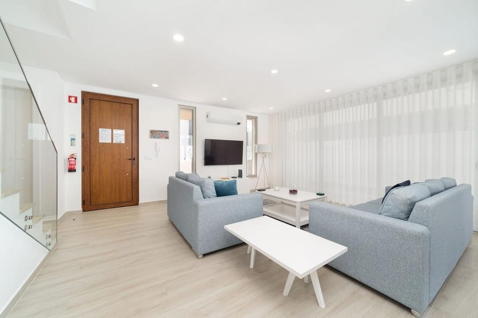 Communal lounge/ TV room, Living room