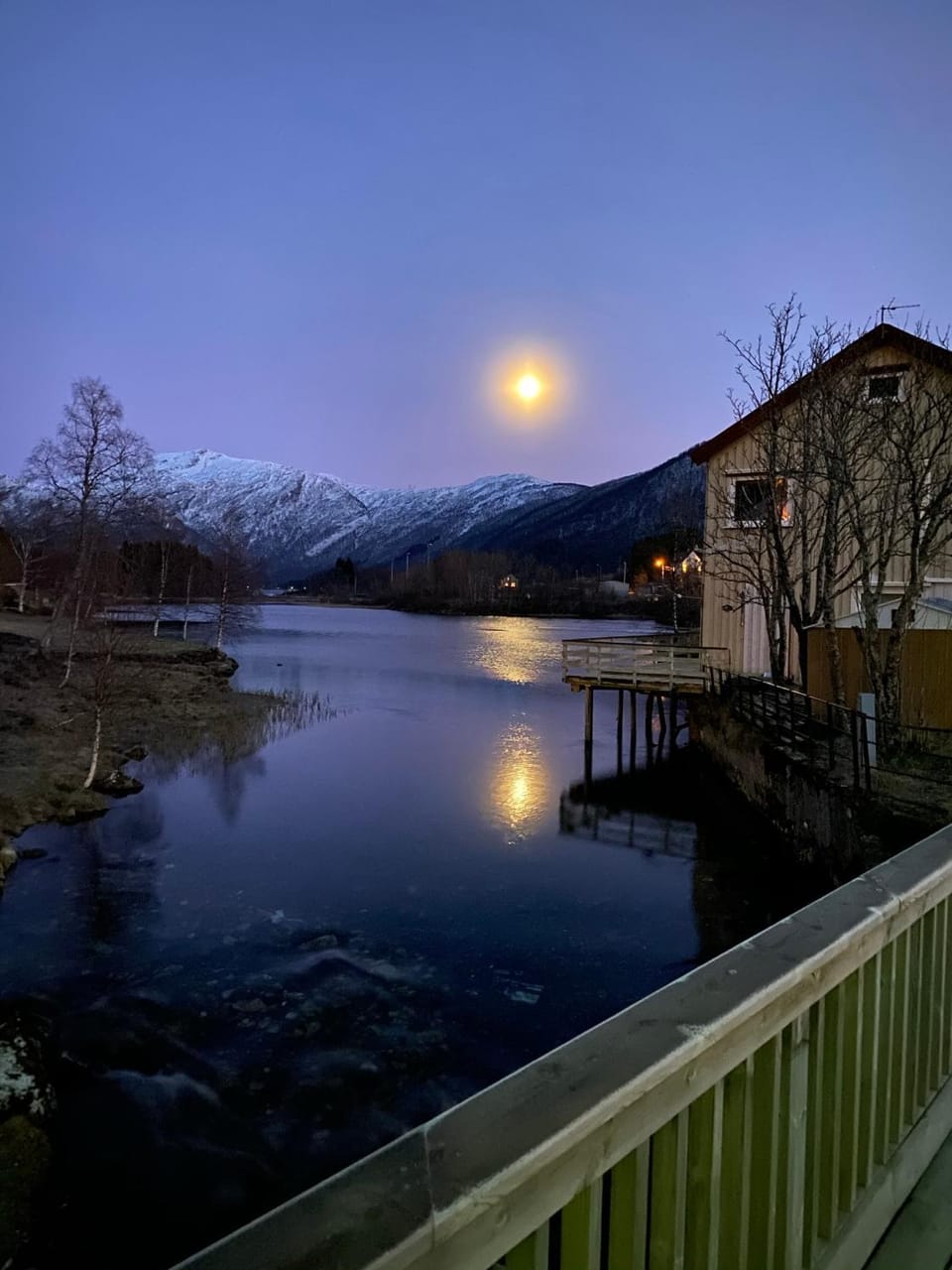 Balcony/Terrace, Lake view, River view