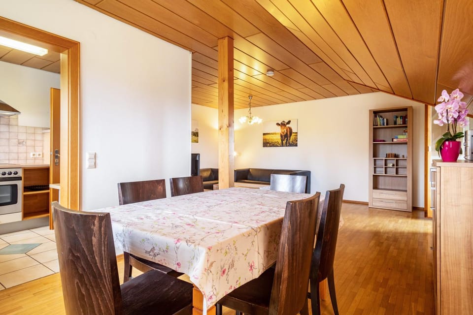 Property building, Kitchen or kitchenette, Living room