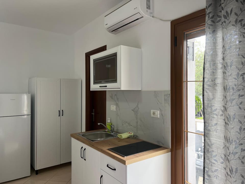 Guesthouse Mance Apartment in Ksamil