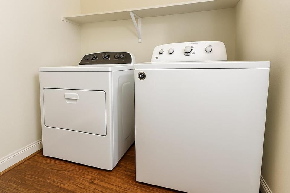 Shop, Soak &Sleep Galleria 3BR Retreat Private Jacuzzi Apartment in Houston
