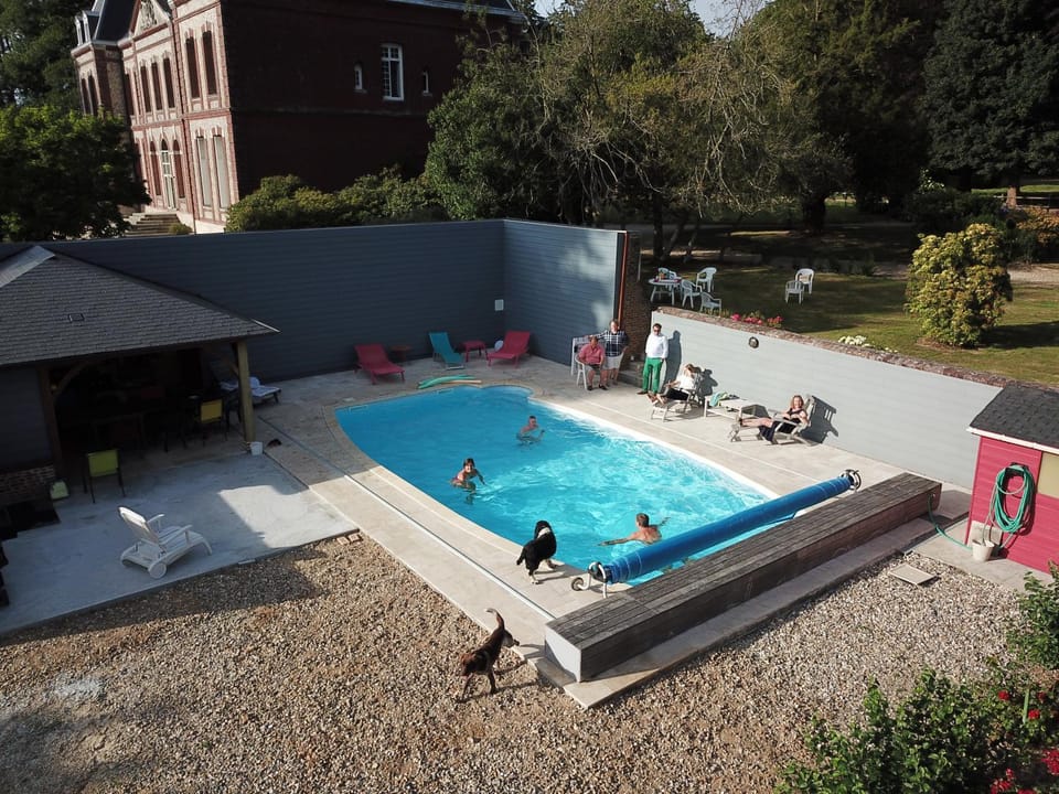 Swimming pool