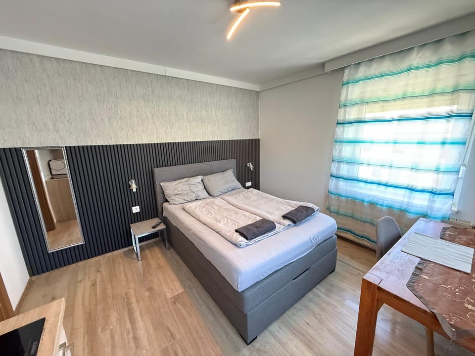 Pension Günther self Check-in free parking Bed and Breakfast in Graz