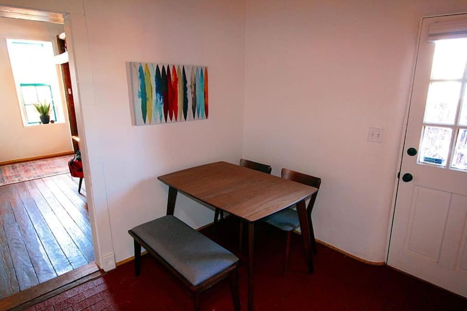 Comfort on Closson - Near Plaza - Fire Pit - Patio House in Santa Fe