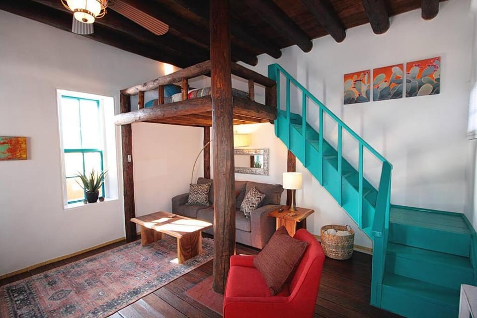 Comfort on Closson - Near Plaza - Fire Pit - Patio House in Santa Fe