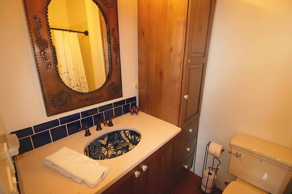 Closson Studio - Stylish - Near Plaza - Queen bed House in Santa Fe