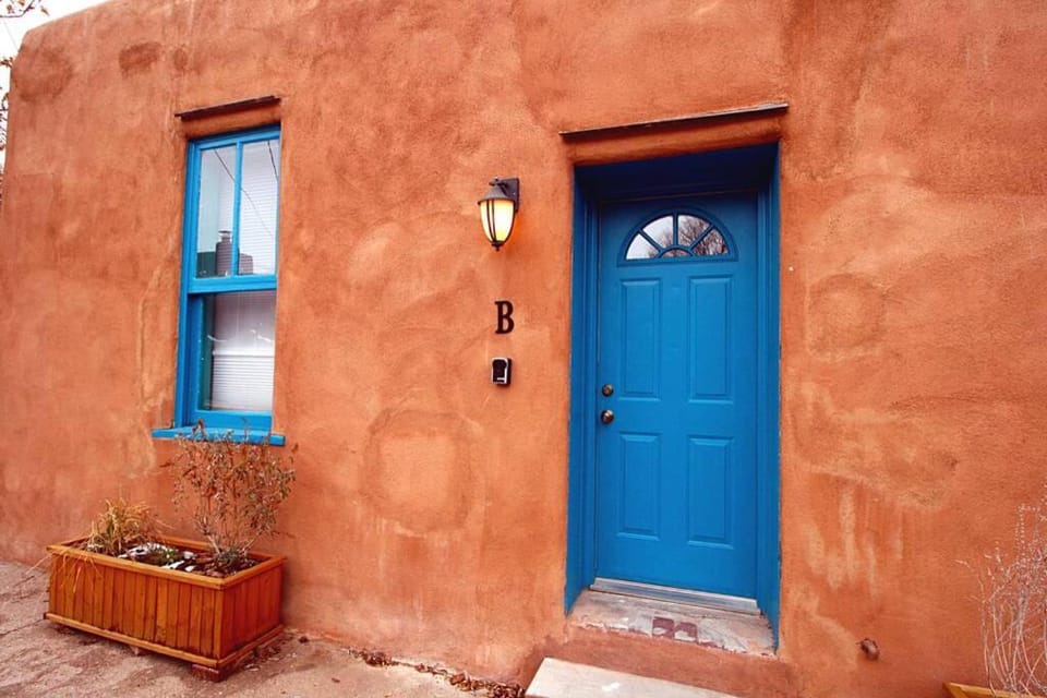 Closson Studio - Stylish - Near Plaza - Queen bed House in Santa Fe
