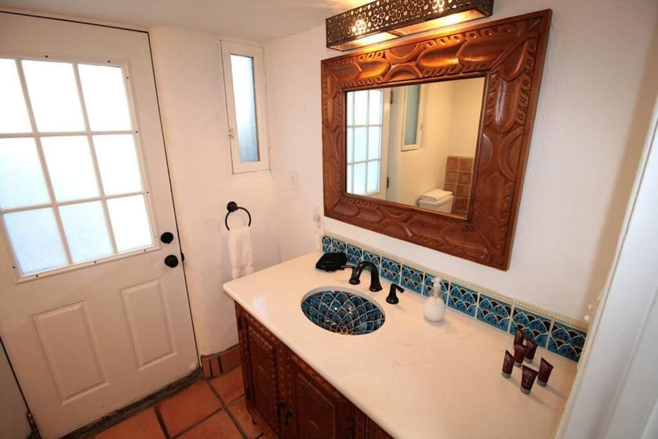 Closson Getaway - Courtyard - Railyard and Plaza House in Santa Fe
